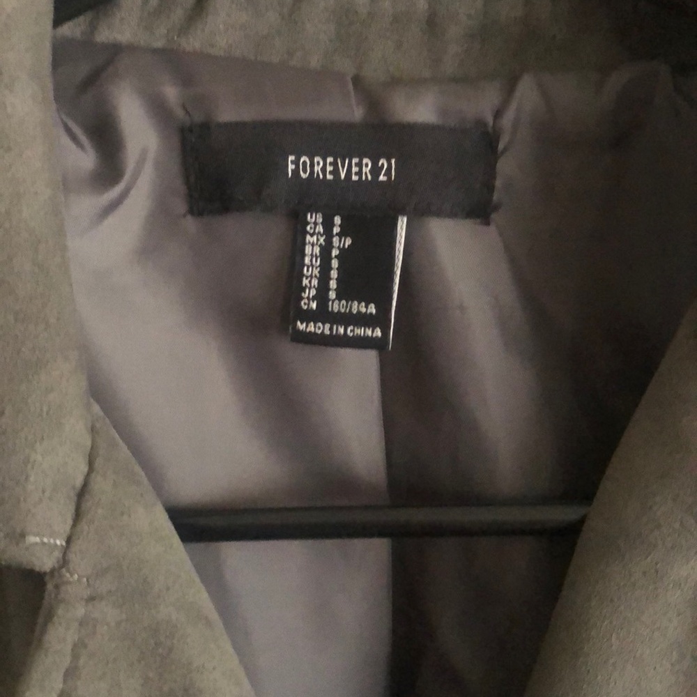 Jacket - Picture 3 of 4